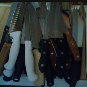 VINTAGE VARIETY OF KITCHEN COOKING AND MORE KNIVES. ABOUT 15 KNIVES.